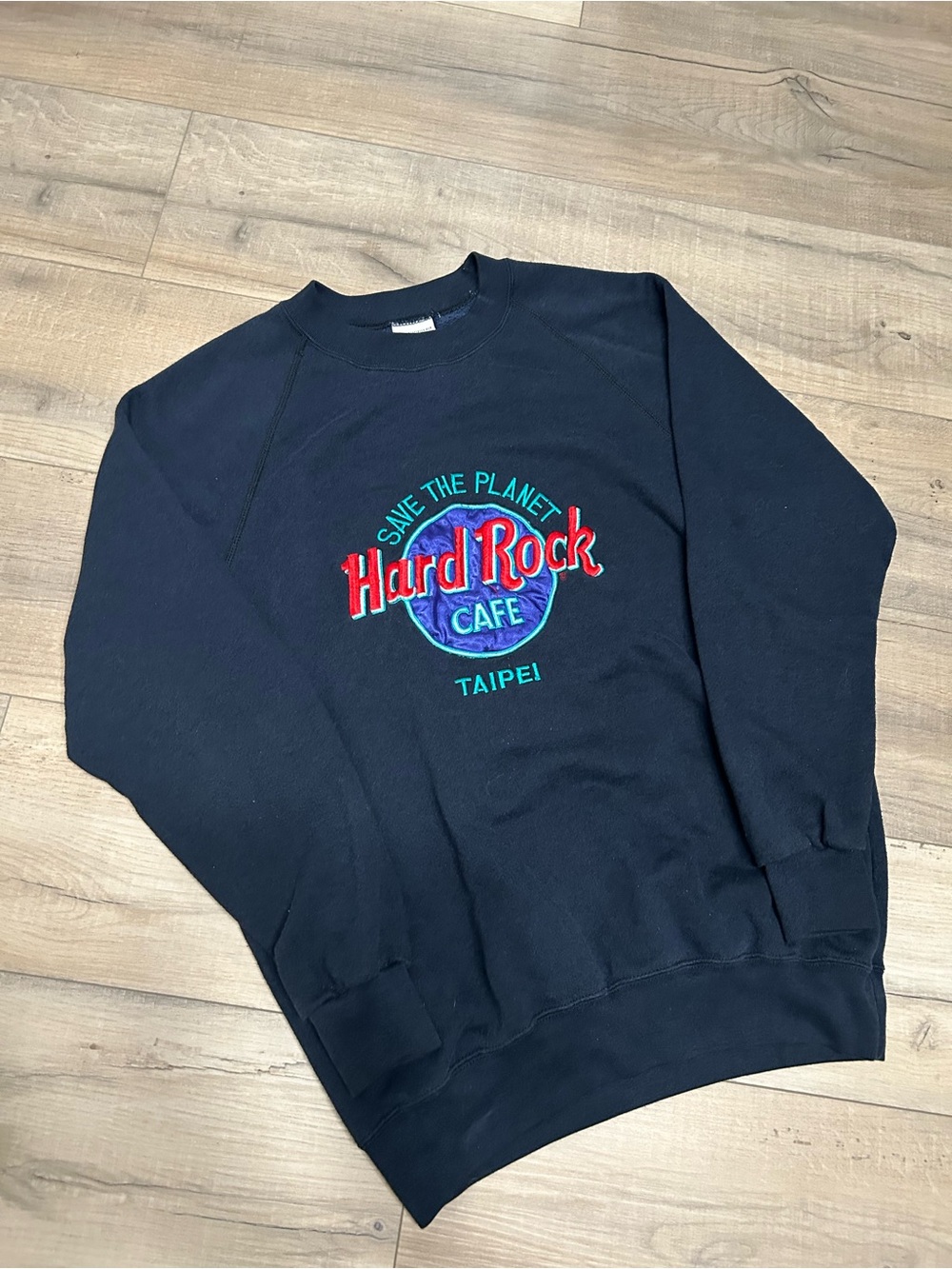 Vintage 90’s Hard Rock Cafe Taipei Navy Crewneck Sweatshirt
